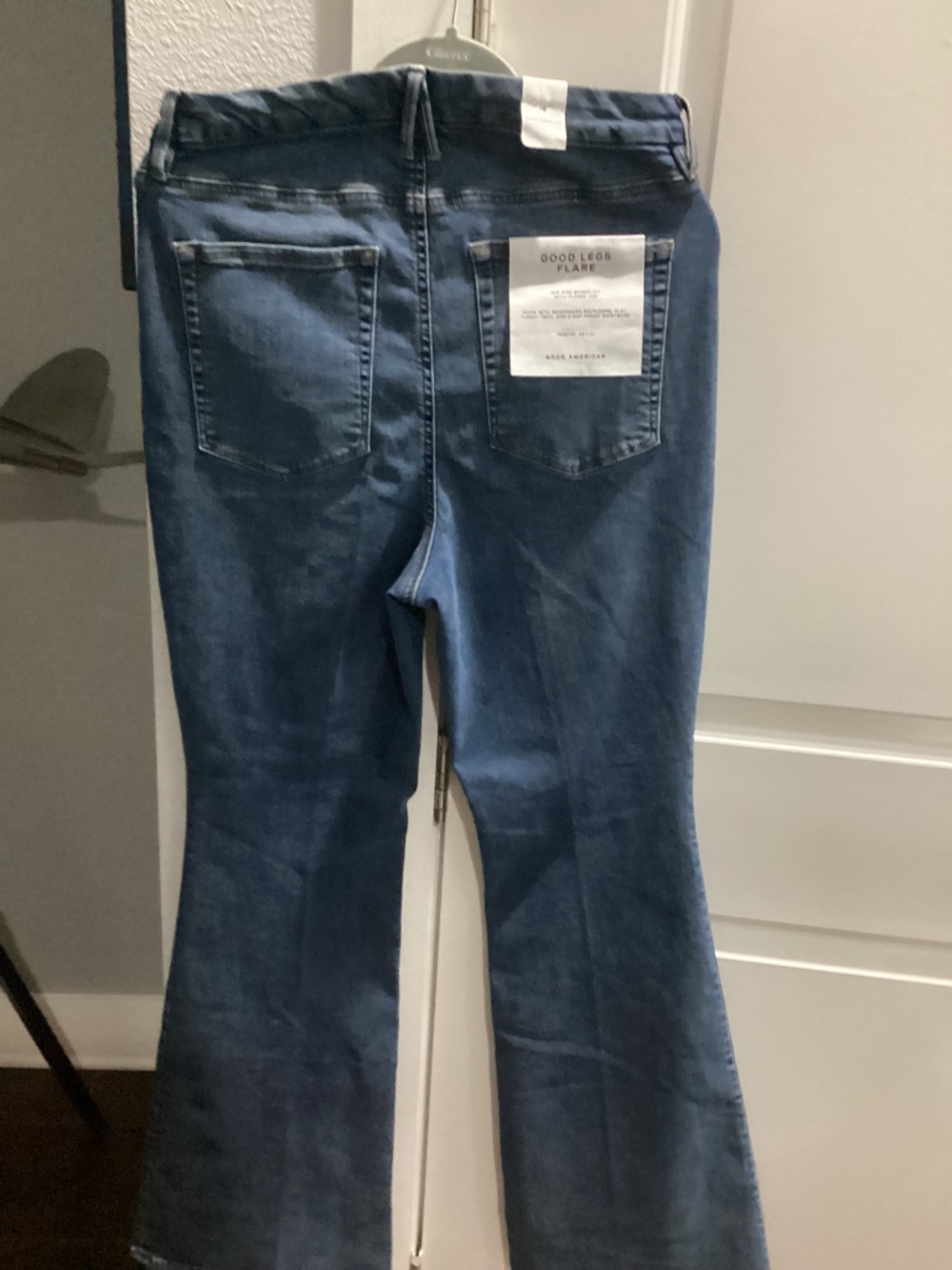 Good American Mid Rise Flares - Picture 5 of 5